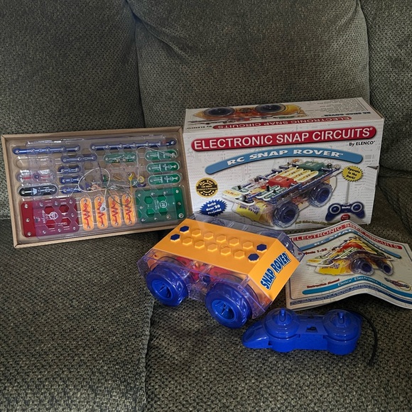 NWT Electronic Snap Circuits RC Snap Rover